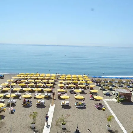 Pure And Restaurant Hotel Torremolinos