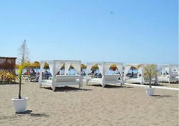Pure And Restaurant טורמולינוס
